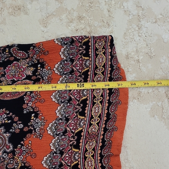 Bila Paisley Print Hippie Boho Tunic Top Shirt Size L Flowy Rayon Crinkle V Neck - Picture 11 of 13